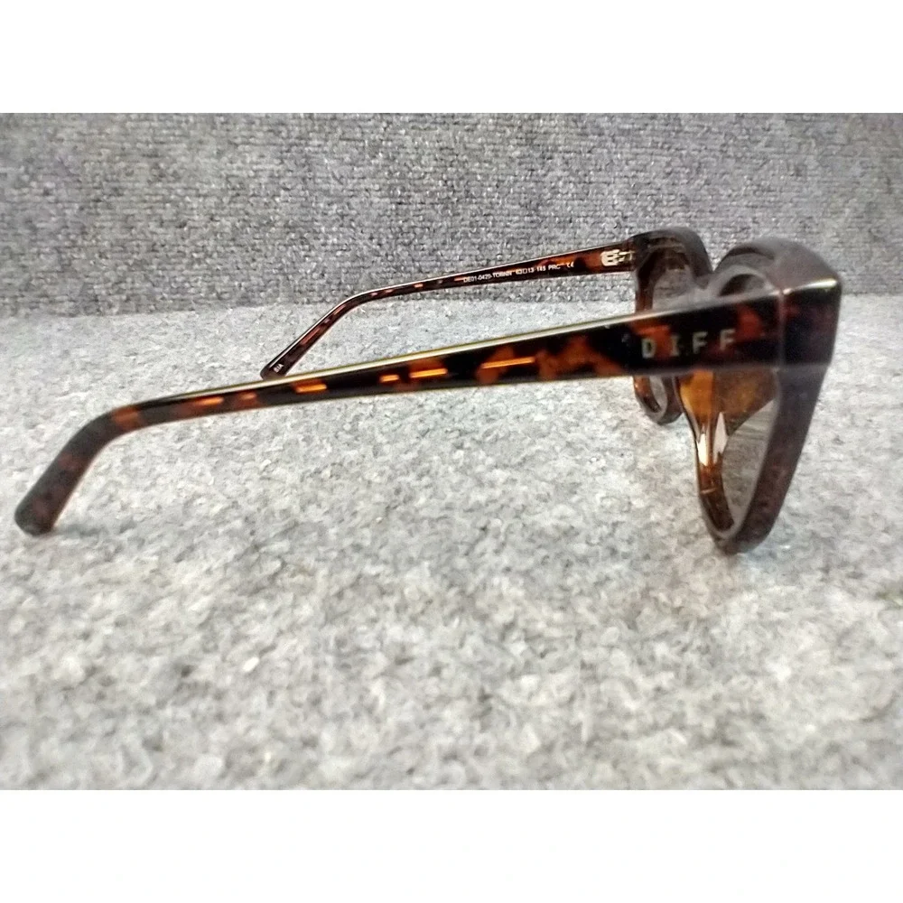 DIFF Eyewear Tobin Tortoise Oversized Square Sunglasses DE01-0429-TOBNN 63mm